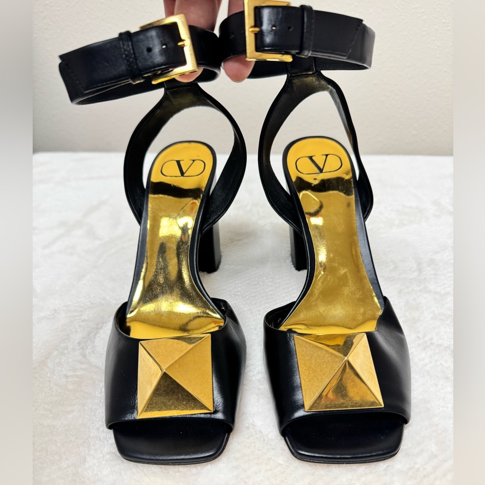 Valentino Garavani - One Stud 90 Leather Sandals - women’s Size 38 - US 8 - Picture 4 of 15